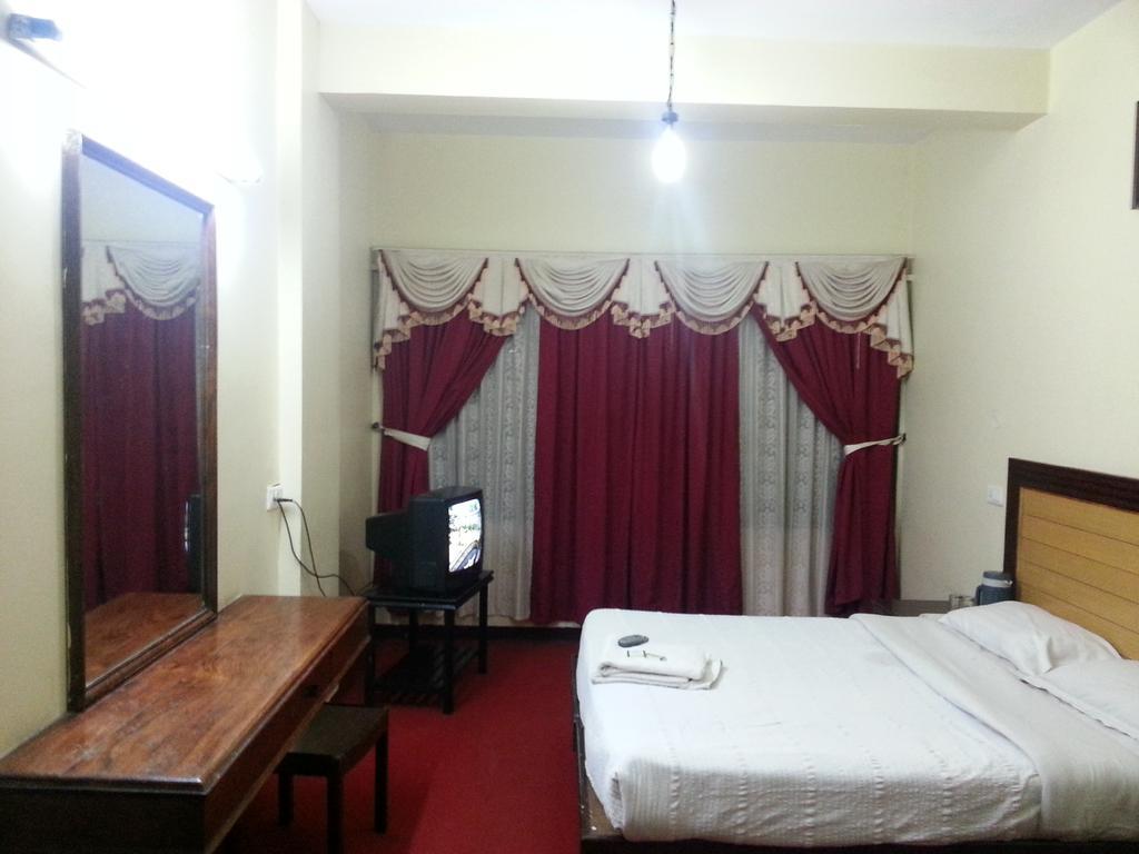 Hotel Preethi Palace Ooty Exterior foto